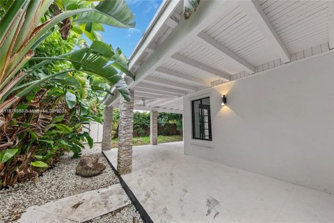 Casa en alquiler en North Bay Village, Florida, 4 dormitorios, 184.97 m2 № 1922835 - foto 19