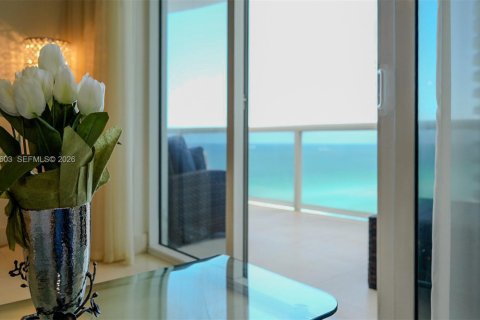 Copropriété à louer à Sunny Isles Beach, Floride: 3 chambres, 183.85 m2 № 2345806 - photo 16