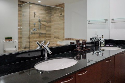 Copropriété à louer à Sunny Isles Beach, Floride: 3 chambres, 183.85 m2 № 2345806 - photo 10