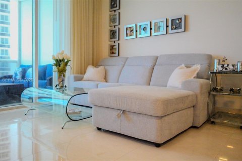 Copropriété à louer à Sunny Isles Beach, Floride: 3 chambres, 183.85 m2 № 2345806 - photo 2