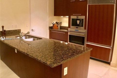 Copropriété à louer à Sunny Isles Beach, Floride: 3 chambres, 183.85 m2 № 2345806 - photo 4