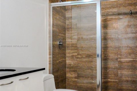 Copropriété à louer à Sunny Isles Beach, Floride: 3 chambres, 183.85 m2 № 2345806 - photo 15