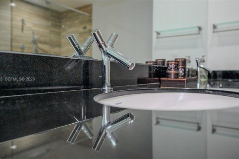Copropriété à louer à Sunny Isles Beach, Floride: 3 chambres, 183.85 m2 № 2345806 - photo 11