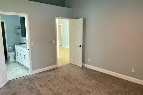 Casa en alquiler en Tampa, Florida, 3 dormitorios, 136.75 m2 № 1915710 - foto 9