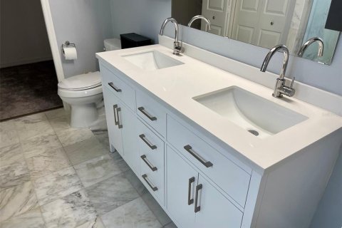 Casa en alquiler en Tampa, Florida, 3 dormitorios, 136.75 m2 № 1915710 - foto 11