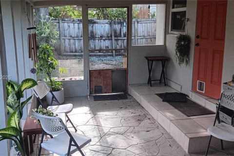 House in Fort Lauderdale, Florida 2 bedrooms, 83.24 sq.m. № 2068222 - photo 16