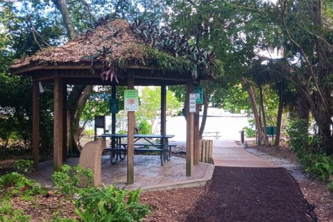 House in Fort Lauderdale, Florida 2 bedrooms, 83.24 sq.m. № 2068222 - photo 22