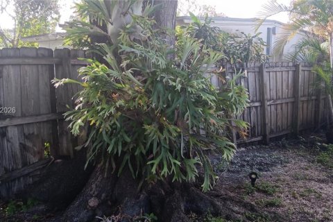 House in Fort Lauderdale, Florida 2 bedrooms, 83.24 sq.m. № 2068222 - photo 20