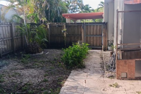 House in Fort Lauderdale, Florida 2 bedrooms, 83.24 sq.m. № 2068222 - photo 23