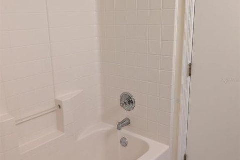 House in Apopka, Florida 3 bedrooms, 129.51 sq.m. № 1795497 - photo 17