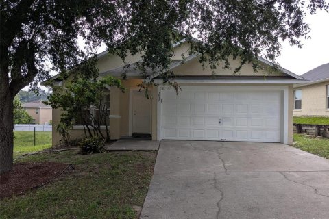House in Apopka, Florida 3 bedrooms, 129.51 sq.m. № 1795497 - photo 1