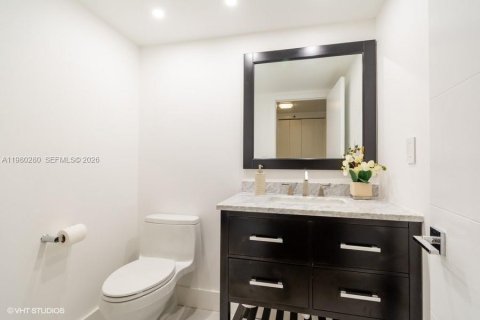 Condominio en venta en Aventura, Florida, 1 dormitorio, 100.06 m2 № 2046484 - foto 10
