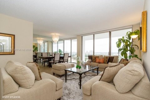 Condominio en venta en Aventura, Florida, 1 dormitorio, 100.06 m2 № 2046484 - foto 3
