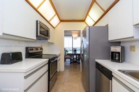 Condominio en venta en Aventura, Florida, 1 dormitorio, 100.06 m2 № 2046484 - foto 5