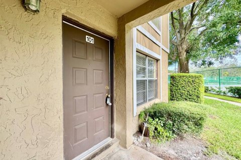 Condo in Tampa, Florida, 2 bedrooms  № 1915136 - photo 2