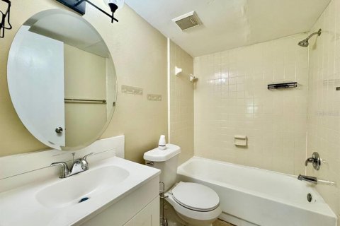 Condominio en alquiler en Tampa, Florida, 2 dormitorios, 84.73 m2 № 1915136 - foto 18