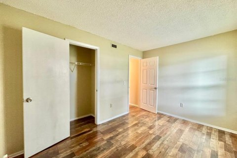 Condominio en alquiler en Tampa, Florida, 2 dormitorios, 84.73 m2 № 1915136 - foto 12