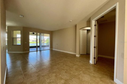 Villa ou maison à louer à Kissimmee, Floride: 4 chambres, 253.07 m2 № 2434475 - photo 23