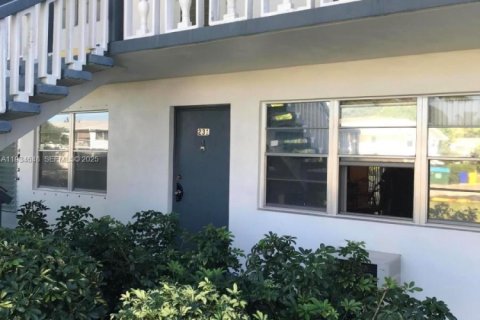 Condominio en venta en West Palm Beach, Florida, 1 dormitorio, 63.55 m2 № 2035672 - foto 2