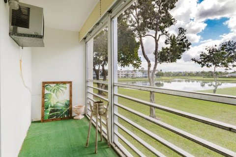 Condo in Boca Raton, Florida, 1 bedroom № 2188354 - photo 10