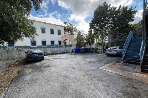 Condominio en alquiler en Miami, Florida, 2 dormitorios, 66.61 m2 № 2010410 - foto 2