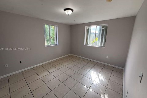 Condominio en alquiler en Miami, Florida, 2 dormitorios, 66.61 m2 № 2010410 - foto 6