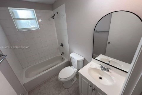 Condominio en alquiler en Miami, Florida, 2 dormitorios, 66.61 m2 № 2010410 - foto 7