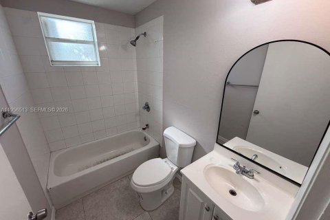 Condominio en alquiler en Miami, Florida, 2 dormitorios, 66.61 m2 № 2010410 - foto 8