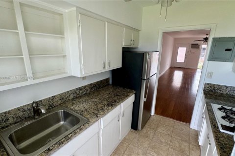 Снять в аренду кондоминиум в Норт-Бей-Виллидж, Флорида 1 спальня, 68.84м2, № 1936631 - фото 4