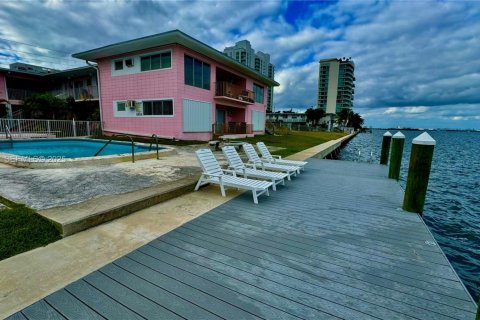 Снять в аренду кондоминиум в Норт-Бей-Виллидж, Флорида 1 спальня, 68.84м2, № 1936631 - фото 21