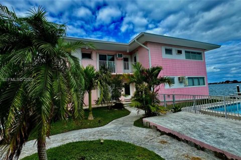 Снять в аренду кондоминиум в Норт-Бей-Виллидж, Флорида 1 спальня, 68.84м2, № 1936631 - фото 24