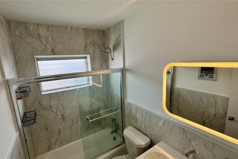 Снять в аренду кондоминиум в Норт-Бей-Виллидж, Флорида 1 спальня, 68.84м2, № 1936631 - фото 14