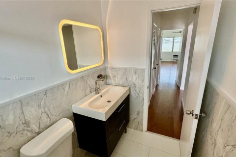 Снять в аренду кондоминиум в Норт-Бей-Виллидж, Флорида 1 спальня, 68.84м2, № 1936631 - фото 15