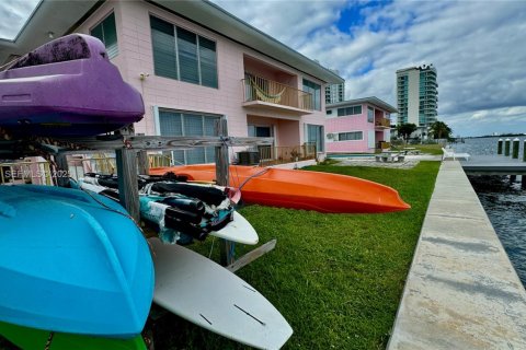 Снять в аренду кондоминиум в Норт-Бей-Виллидж, Флорида 1 спальня, 68.84м2, № 1936631 - фото 22