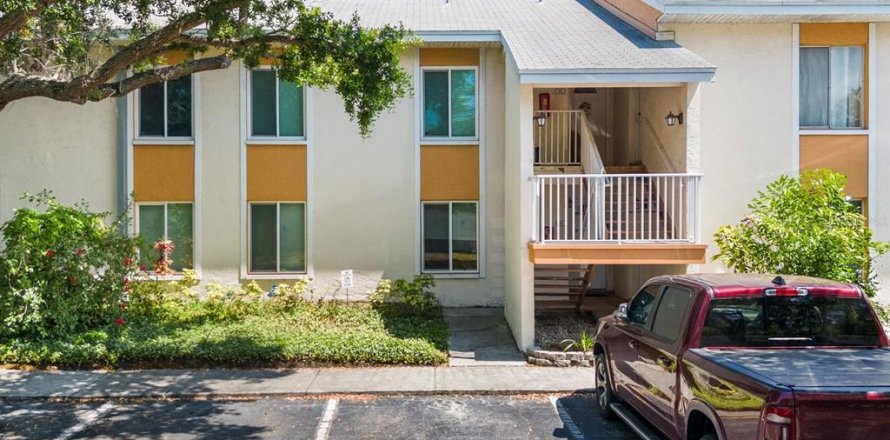 Condominio en Saint Petersburg, Florida, 2 dormitorios  № 1167496