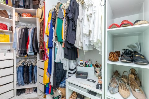 Copropriété à louer à Miami, Floride: 3 chambres, 116.59 m2 № 1957012 - photo 18