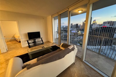 Condo in Miami, Florida, 2 bedrooms  № 1700172 - photo 3
