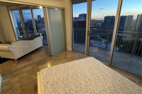 Condo in Miami, Florida, 2 bedrooms  № 1700172 - photo 6