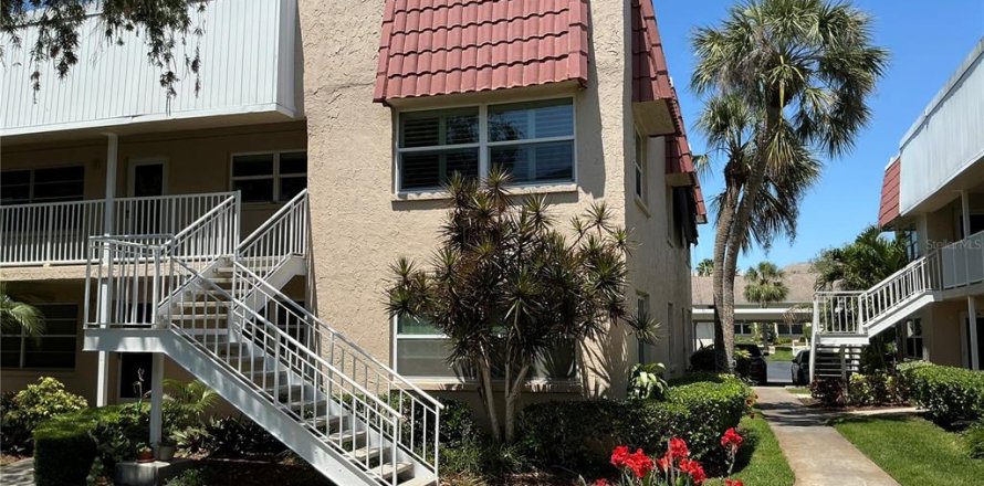 Condominio en Saint Petersburg, Florida, 2 dormitorios  № 1631012