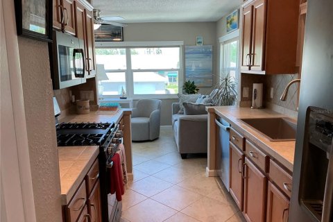 Condominio en venta en Saint Petersburg, Florida, 2 dormitorios, 110.09 m2 № 1631012 - foto 11