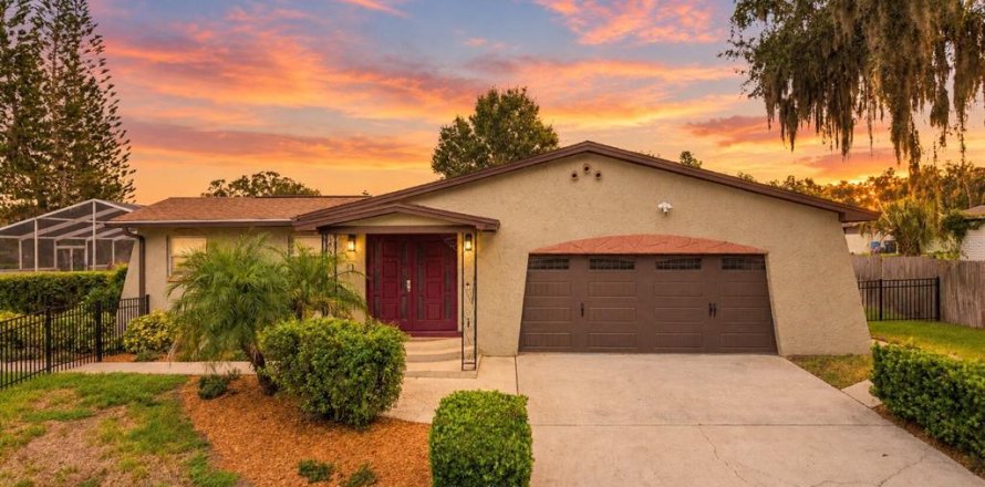 Casa en Seffner, Florida 3 dormitorios, 183.95 m2 № 2386072