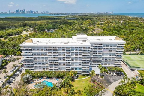 Condo in Key Biscayne, Florida, 1 bedroom  № 2059729 - photo 19