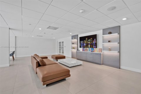 Condo in Key Biscayne, Florida, 1 bedroom  № 2059729 - photo 26