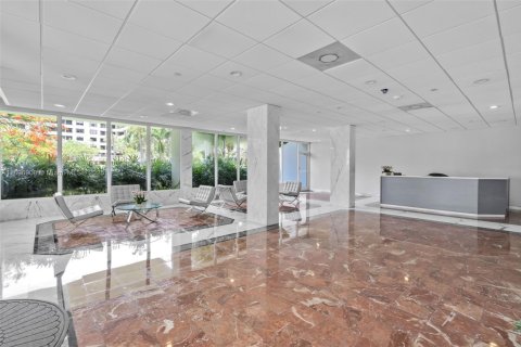 Condo in Key Biscayne, Florida, 1 bedroom  № 2059729 - photo 25