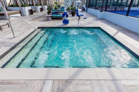 Copropriété à vendre à Hollywood, Floride: 2 chambres, 99.87 m2 № 2169562 - photo 4