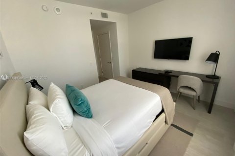 Copropriété à vendre à Hollywood, Floride: 2 chambres, 99.87 m2 № 2169562 - photo 18