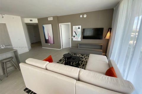 Copropriété à vendre à Hollywood, Floride: 2 chambres, 99.87 m2 № 2169562 - photo 12