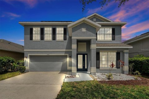 House in Orlando, Florida 5 bedrooms, 262.36 sq.m. № 1822899 - photo 1