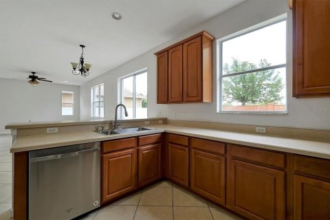House in Orlando, Florida 5 bedrooms, 262.36 sq.m. № 1822899 - photo 11