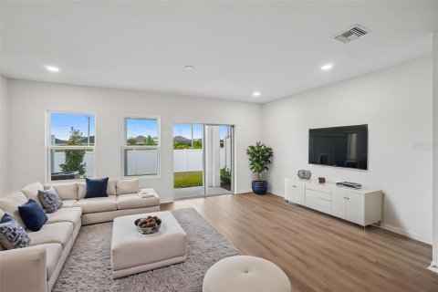 Touwnhouse à vendre à Zephyrhills, Floride: 3 chambres, 152.17 m2 № 2198317 - photo 13